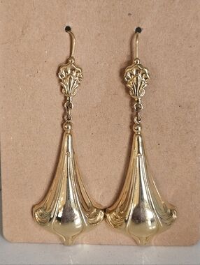 Vintage Monet Gold Drop Floral Motif Dangle Earrings - Women Jewelry
